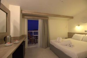 ATTIC SUPERIOR DOUBLE ROOM WITH SIDE SEA VIEW 18[m2]