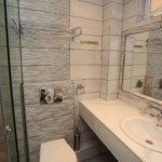 bathroom-renovated-polyxrono-hotel-03